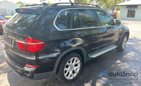 2013 BMW X5 xDrive35I z USA, uszkodzony, nr VIN 5UXZV4C57D0E11040